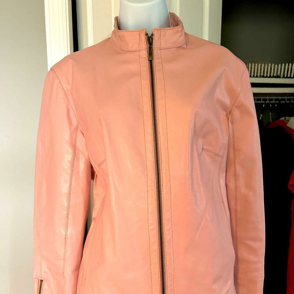Soft pink leather blazer/jacket in L. What a beauty.